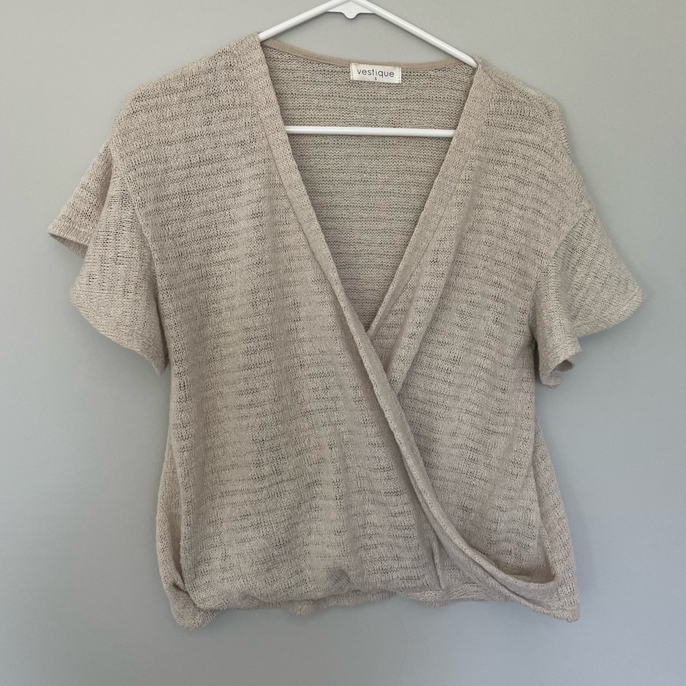vestique wrap white short sleeve top. Size Small.